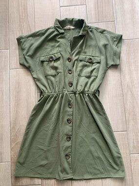 indulge Olive Green Short-Sleeve Button Dress - Women’s Small